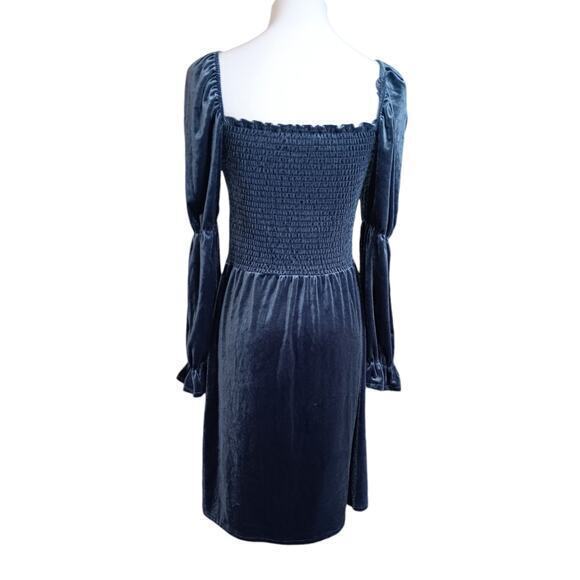 NEW MACY'S‎ Smocked Velvet Dress Square Neck Puff Sleeves Blue Size Medium - Picture 3 of 14